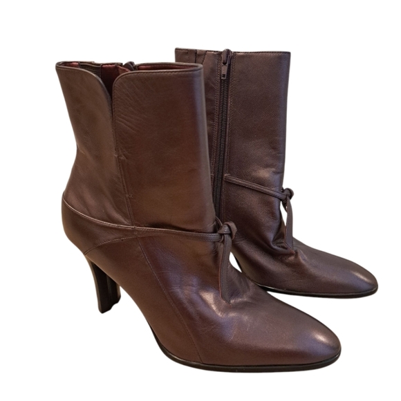 Hillard & Hanson Mauve Chrome Leather 90s Witchy Going Out Ankle Boots Size 9.5M - Picture 1 of 9